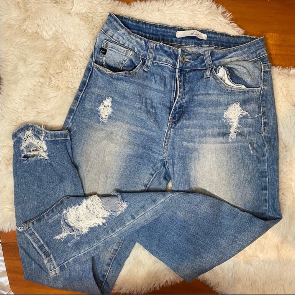 A3 - 193 KanCan Medium Wash Cigarette Distressed Skinny Jeans size 27